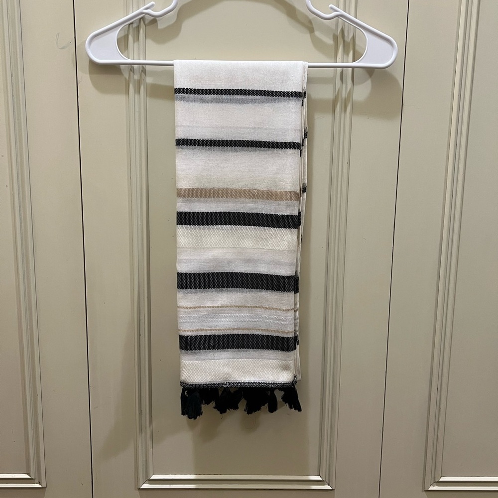 Printed scarf with tassels